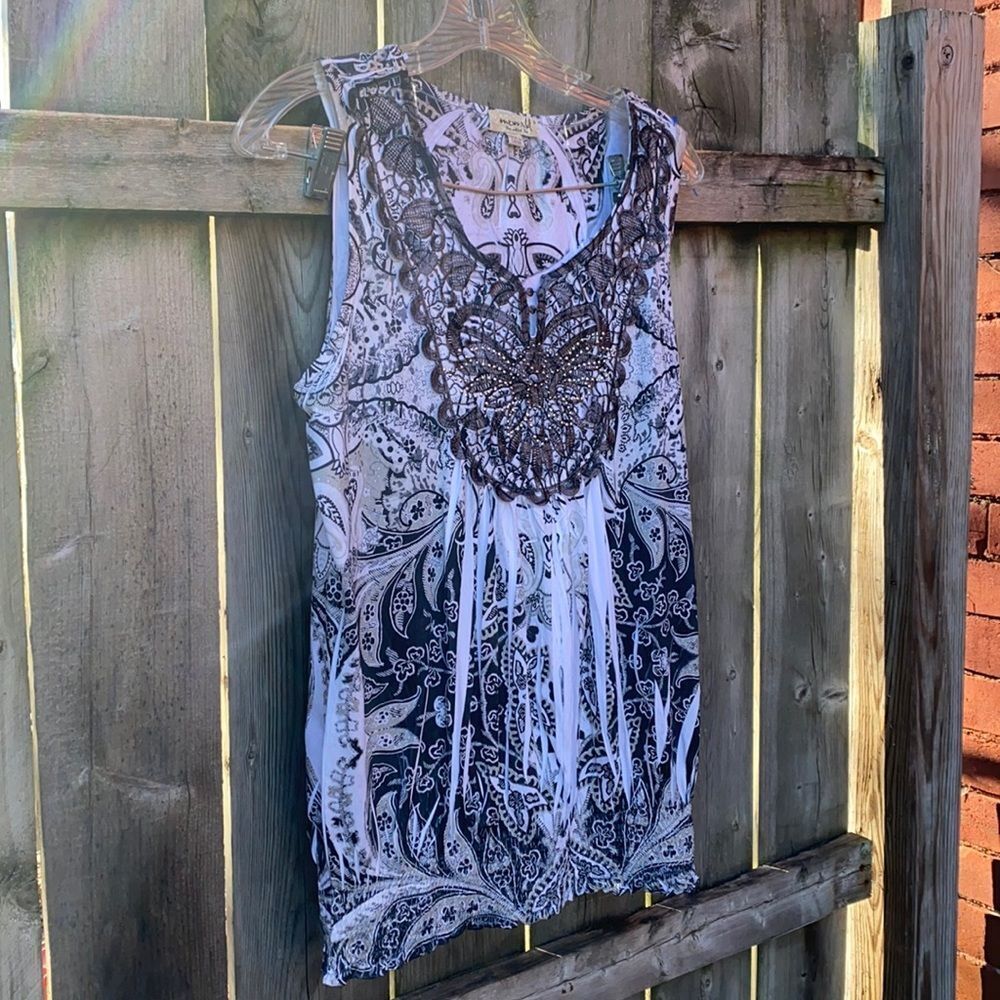 One world bedazzled top sz. S